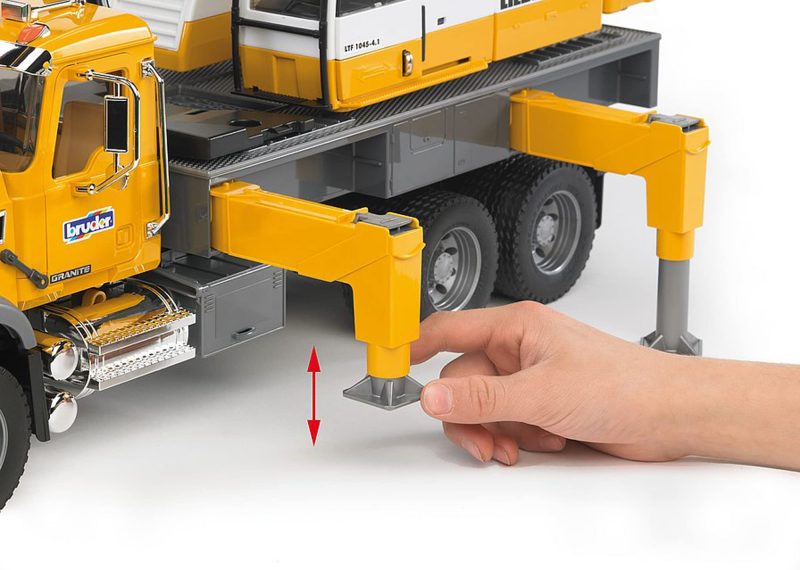 Bruder Granite Liebherr Crane Truck - Image 3