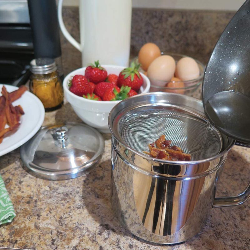 5-Cup Oil Strainer/ Grease Container with Easy-Grip Handle - Image 2
