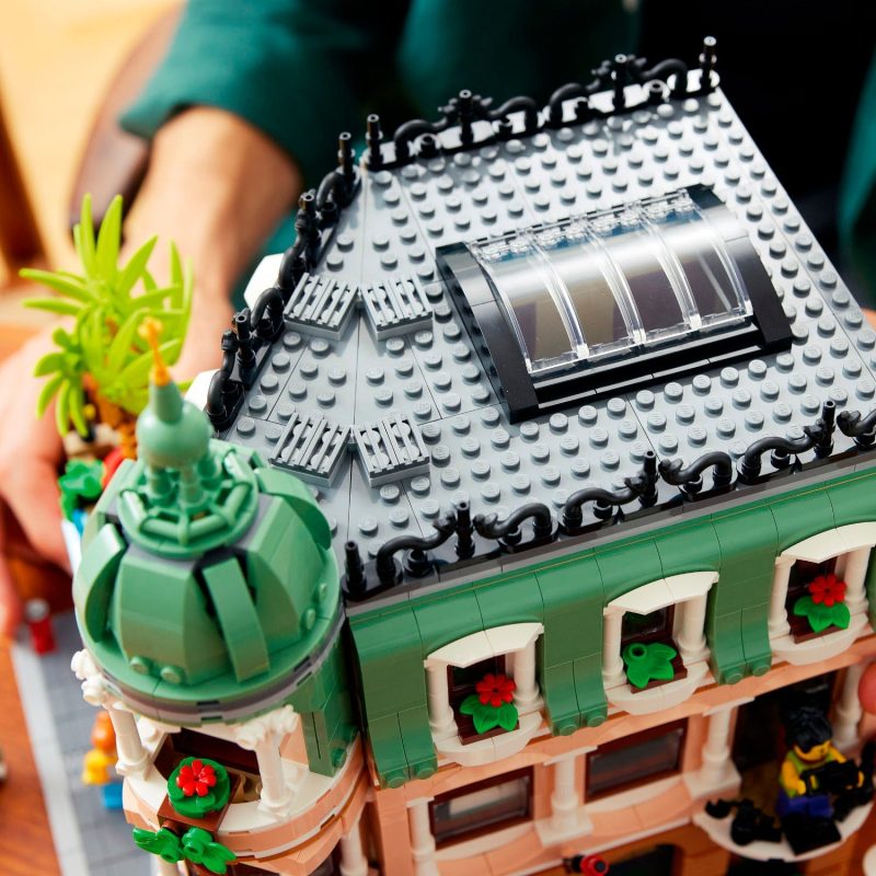 LEGO – Icons Boutique Hotel 10297 - Image 6