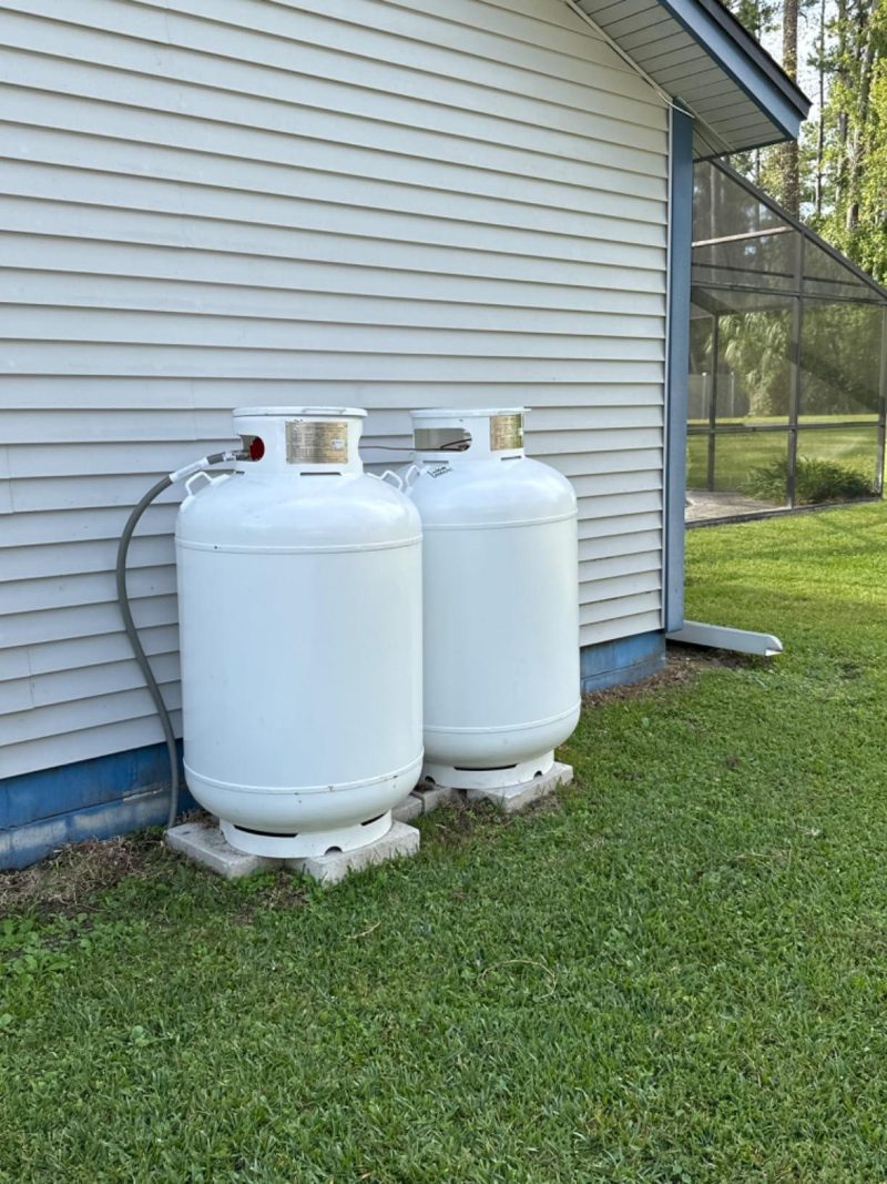Flame King 420lb 120 gallon ASME Empty Propane Tank Cylinder with Float Gauge & Lid - Image 2
