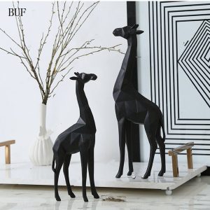 Abstract Geometric Giraffe Sculpture – Modern Resin Decor for Contemporary Spaces