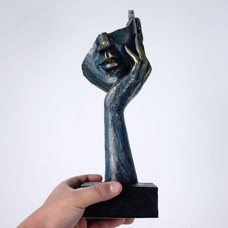 Abstract Retro Thinker Sculpture - Image 6