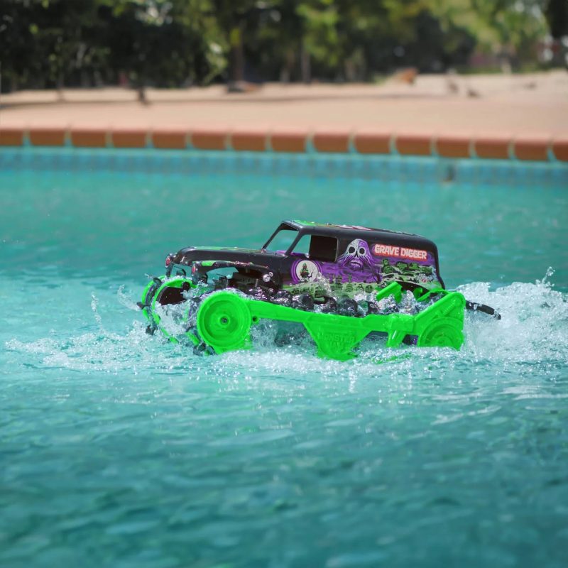 Monster Jam Remote Control Grave Digger Trax - Image 9