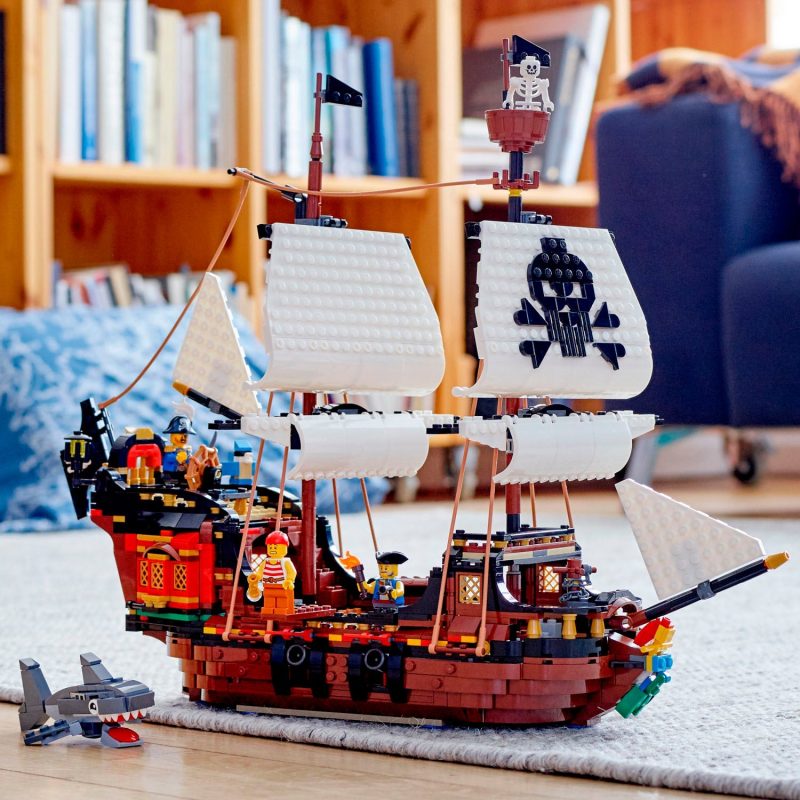 LEGO – Creator 3in1 Pirate Ship 31109 - Image 8