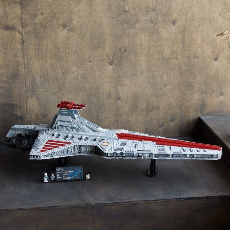 LEGO – Star Wars Venator-Class Republic Attack Cruiser Building Set 75367 - Image 6