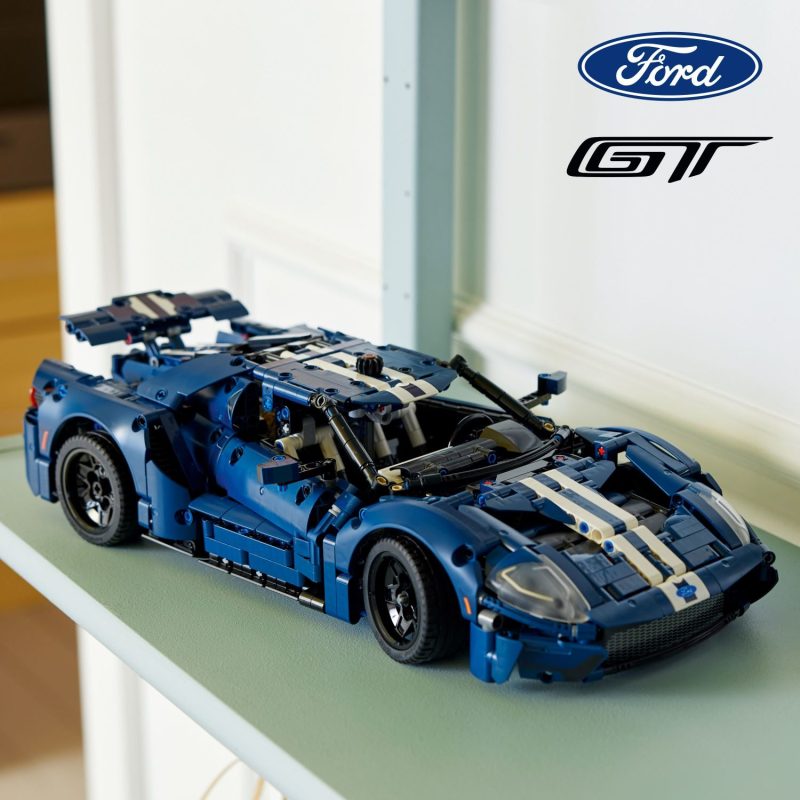 LEGO – Technic 2022 Ford GT Car Model Set for Adults 42154 - Image 3