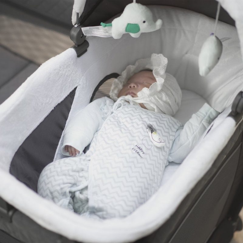 Pamo Babe Unisex Nursery Center Playard with Bassinet & Changing Table - Image 10