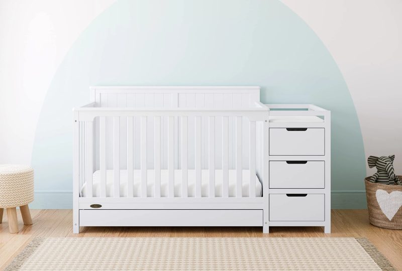 Graco Hadley 5-in-1 Convertible Crib and Changer with Drawer - Image 3