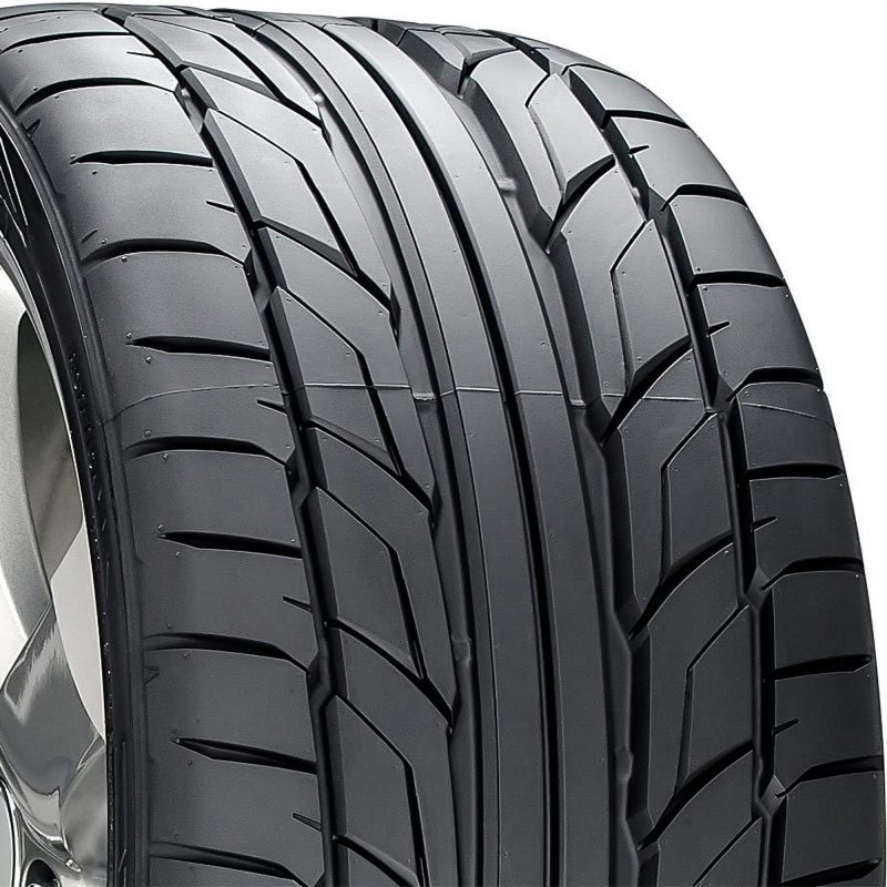 Nitto NT555 G2 275/40R17 ZR 102W XL High Performance Tire - Image 2