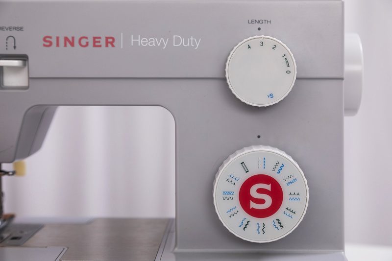SINGER Heavy Duty 4423 Sewing Machine - Image 5