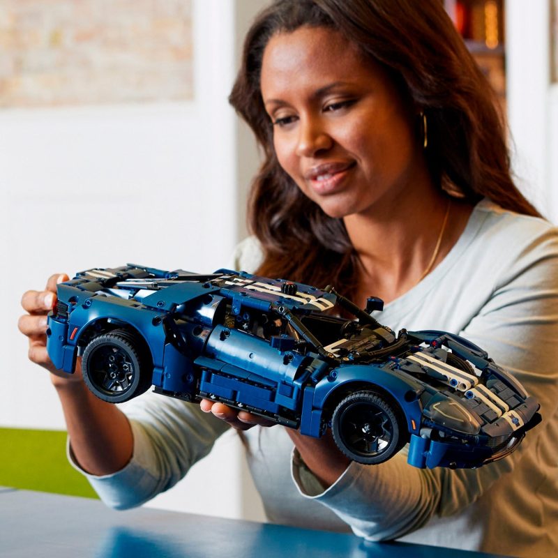 LEGO – Technic 2022 Ford GT Car Model Set for Adults 42154 - Image 5