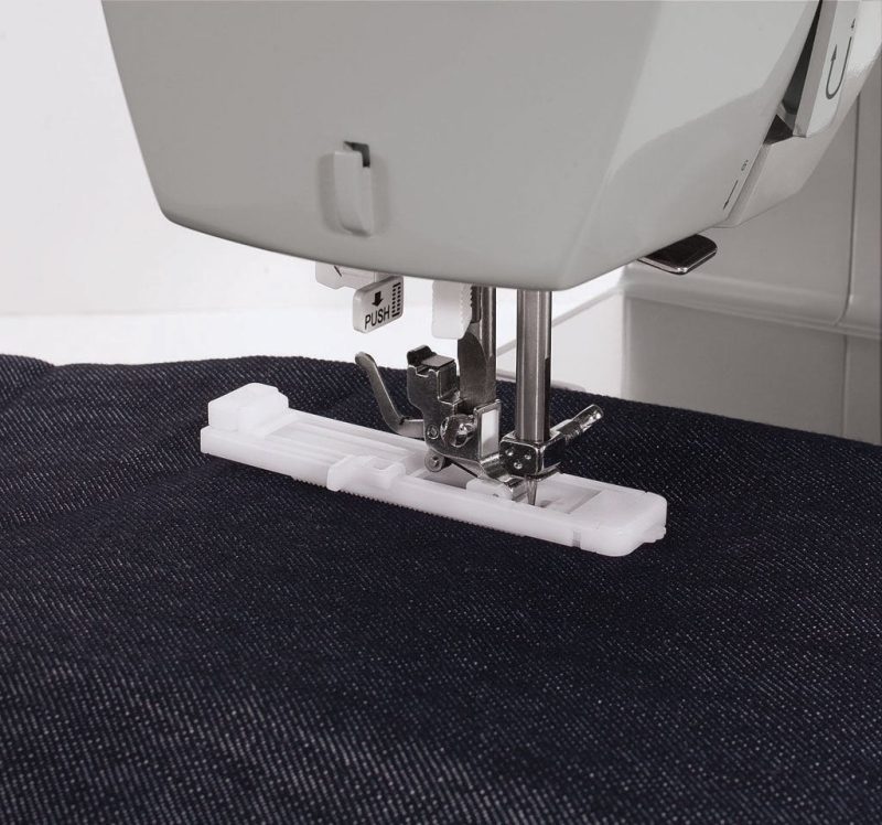 SINGER Heavy Duty 4423 Sewing Machine - Image 4