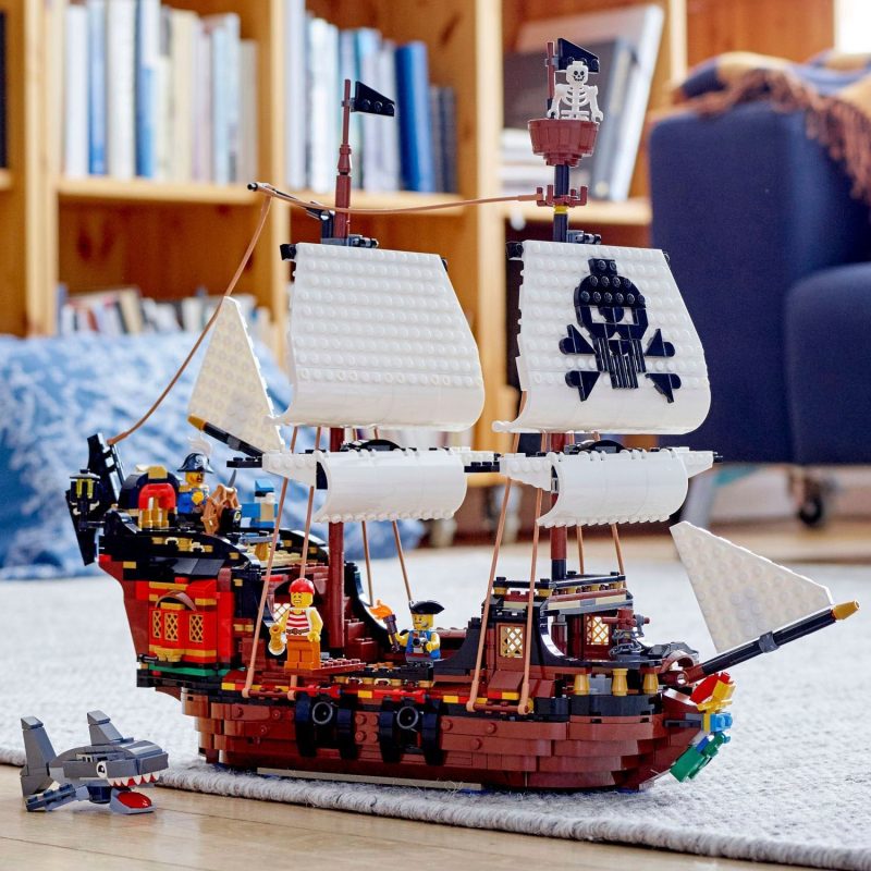 LEGO – Creator 3in1 Pirate Ship 31109 - Image 6