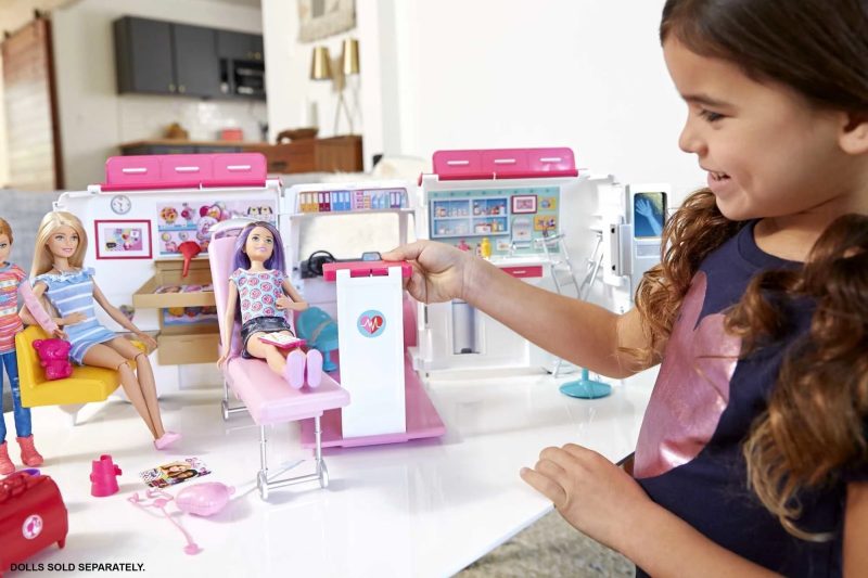 Barbie Care Clinic 2-in-1 Fun Playset for Ages 3Y+ - Image 2