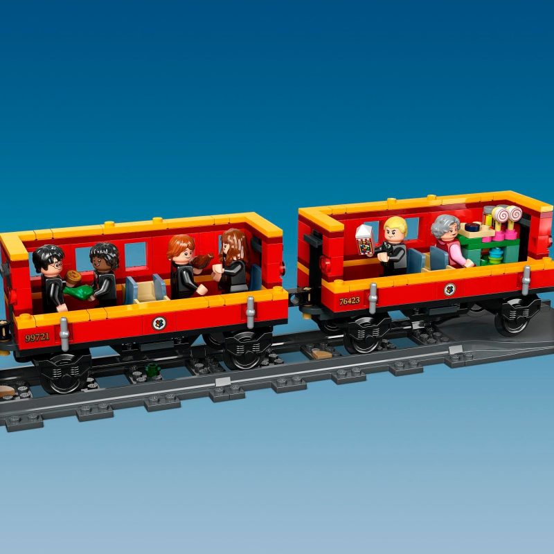 LEGO – Harry Potter Hogwarts Express & Hogsmeade Station 76423 - Image 3