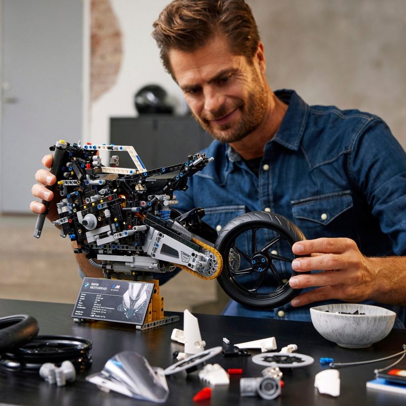 LEGO – Technic BMW M 1000 RR 42130 - Image 3