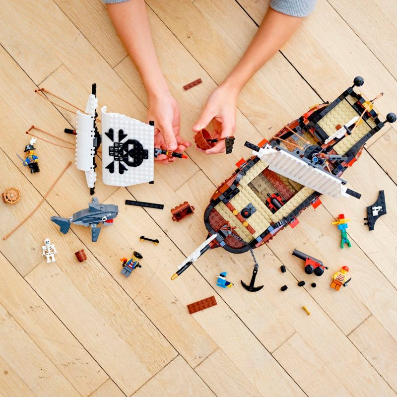 LEGO – Creator 3in1 Pirate Ship 31109 - Image 7
