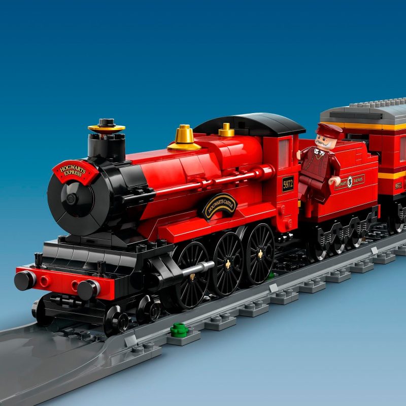 LEGO – Harry Potter Hogwarts Express & Hogsmeade Station 76423 - Image 4