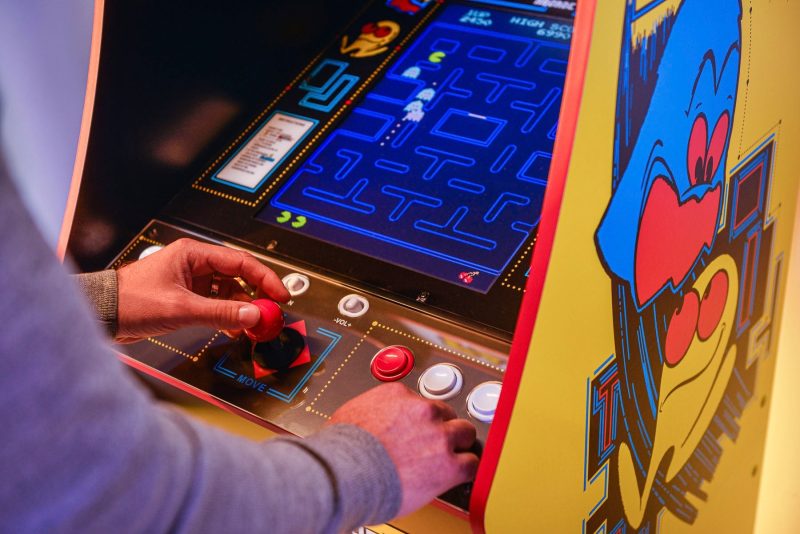 Arcade1Up – PAC-MAN Deluxe Arcade Machine – Yellow - Image 7