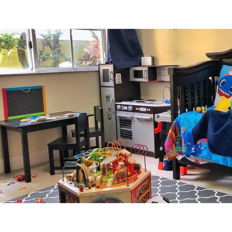 KidKraft Uptown Espresso Wooden Play Kitchen Set with 30-Piece Food Accessories, Chalkboard & Granite-Style Countertops - Image 10
